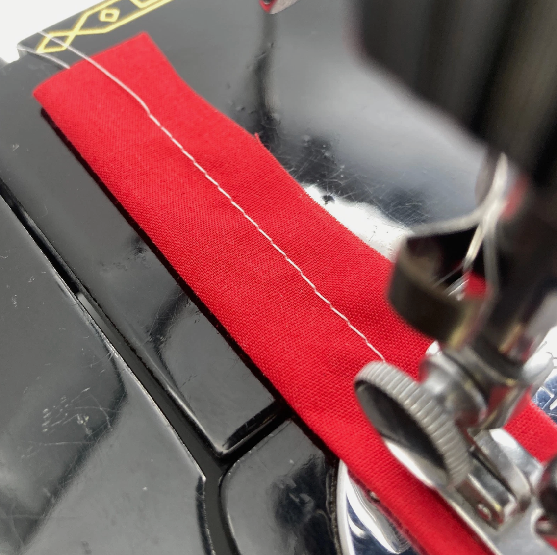 Singer Featherweight 222K Sewing Machine – Free Arm – US Voltage (1955)