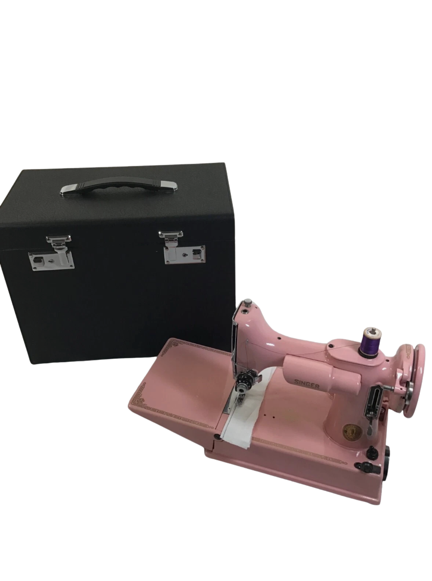 Singer Featherweight Vintage โ Powder-Coated Pink 221