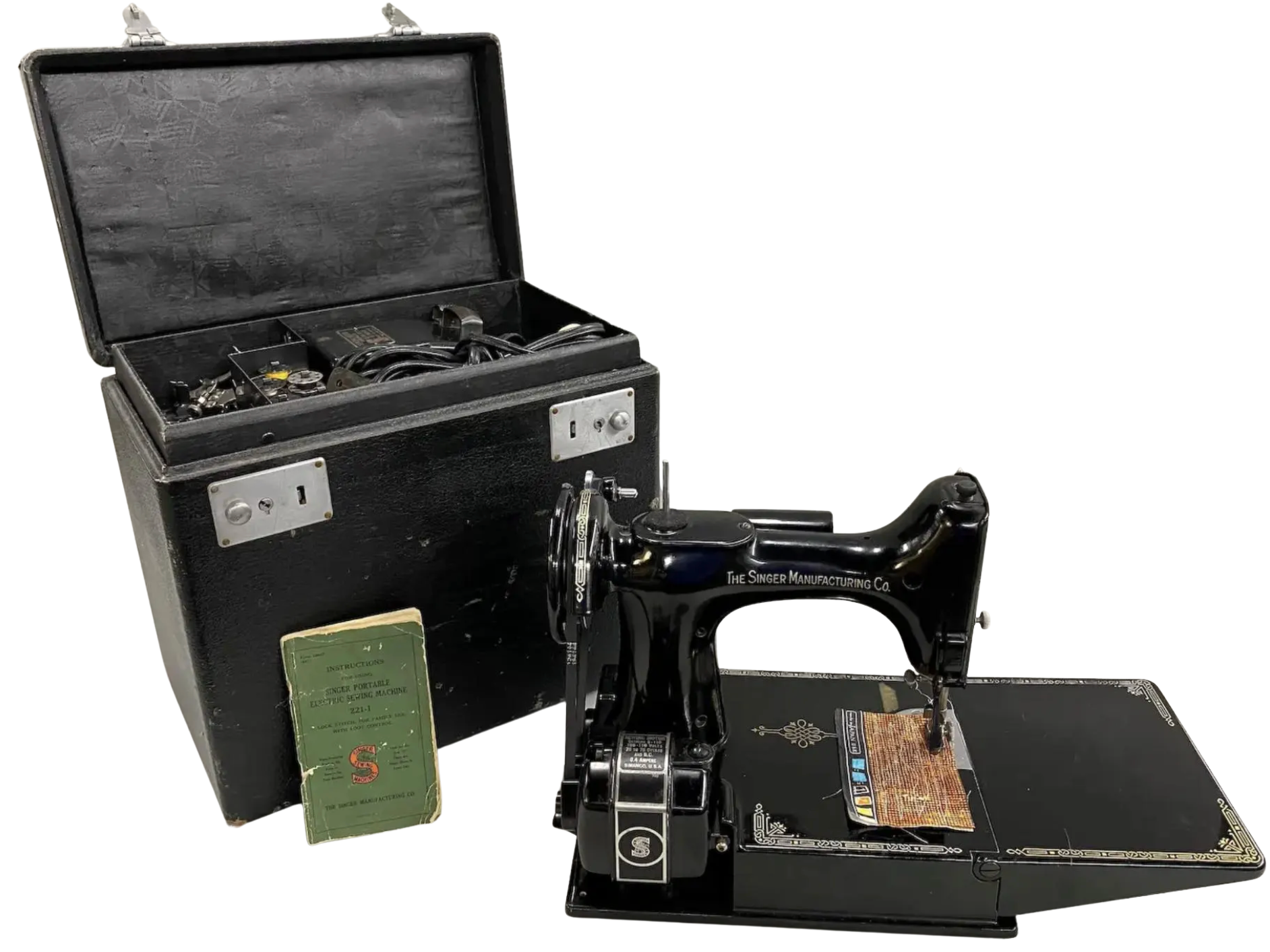 1941 Singer 221 Featherweight Blackside Sewing Machine with Case & Attachments โ Rare WWII Model