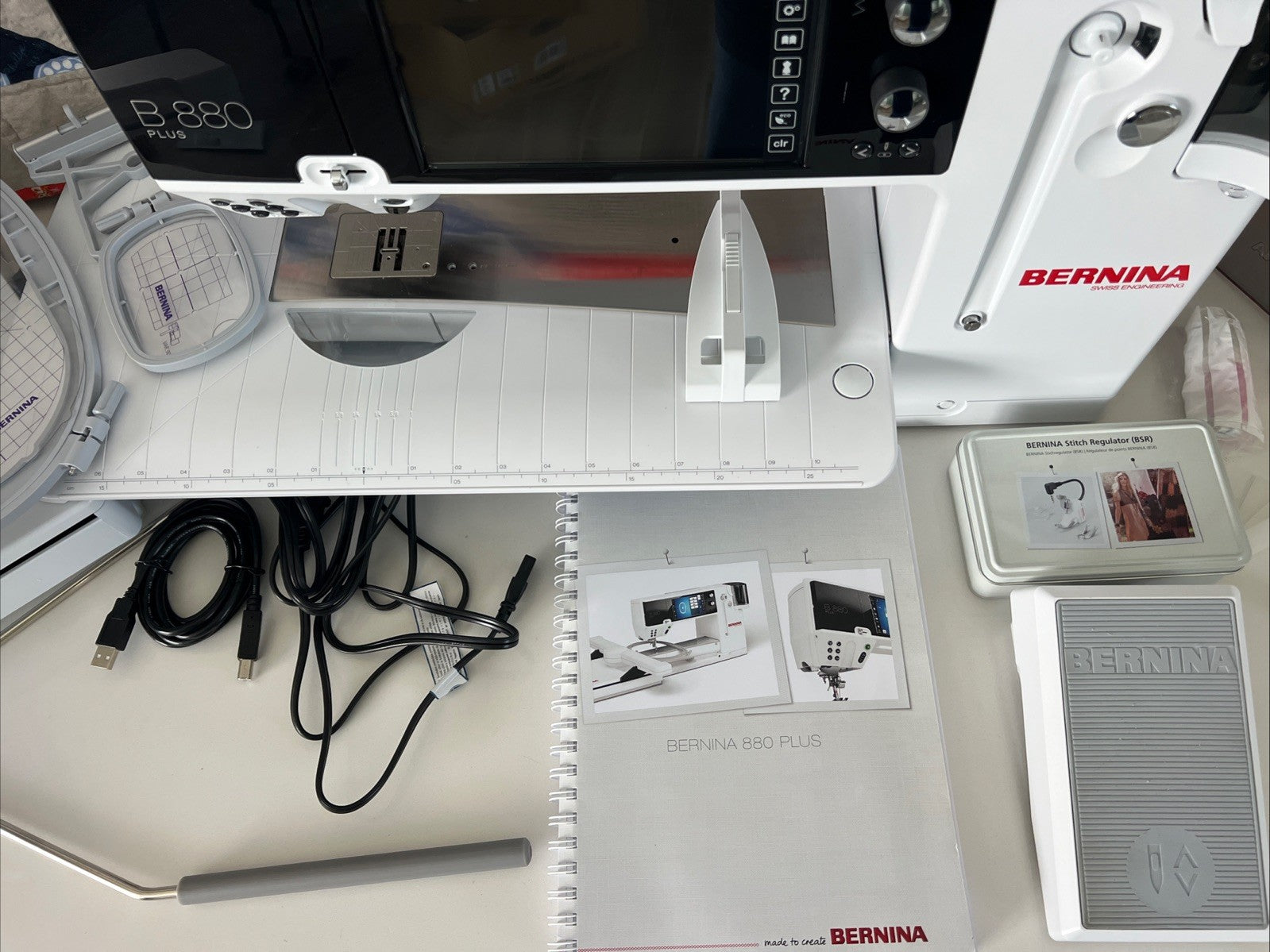 Bernina B 880 Plus Sewing and Embroidery Machine | 2022 Professionally Serviced | Includes SDT Unit