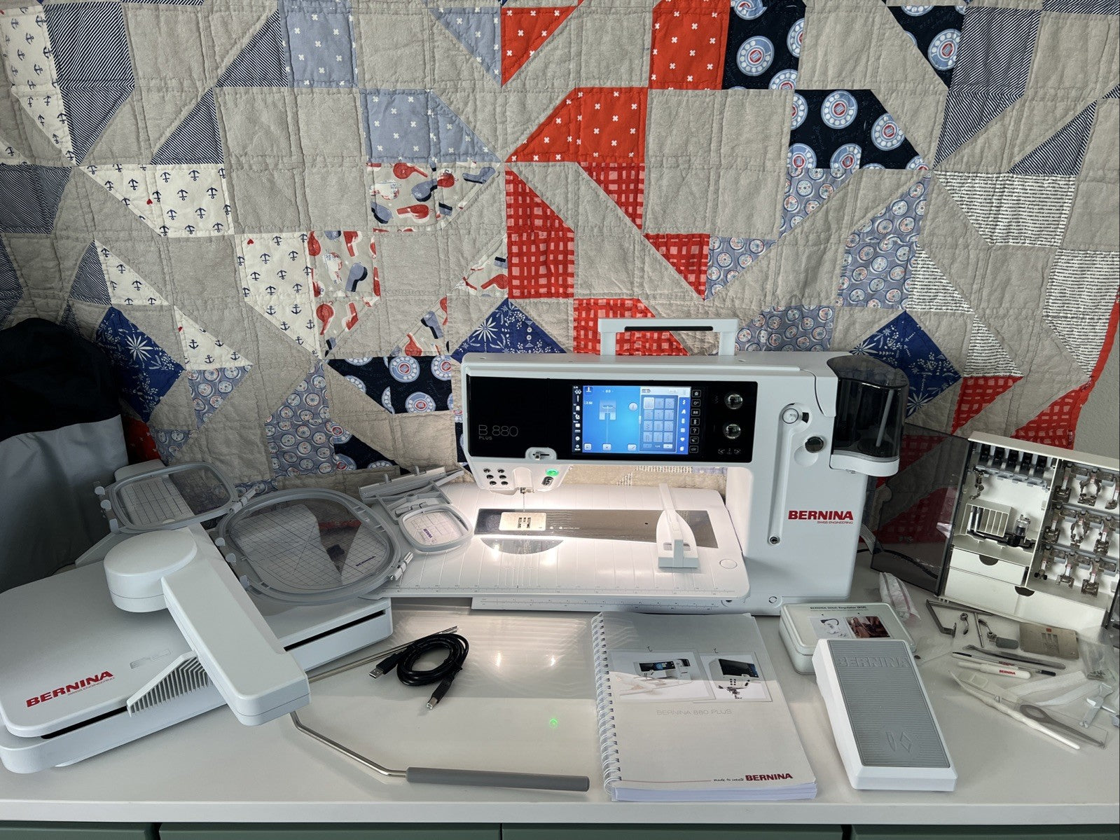 Bernina B 880 Plus Sewing and Embroidery Machine | 2022 Professionally Serviced | Includes SDT Unit